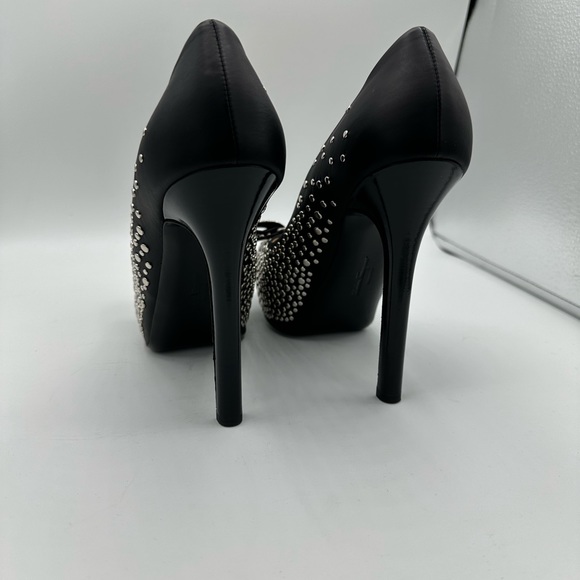 Black pump - Picture 8 of 9